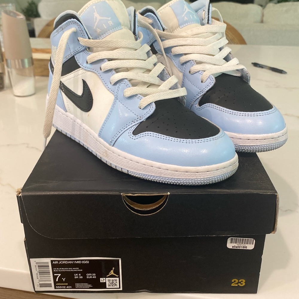 Youth Air Jordan Mid